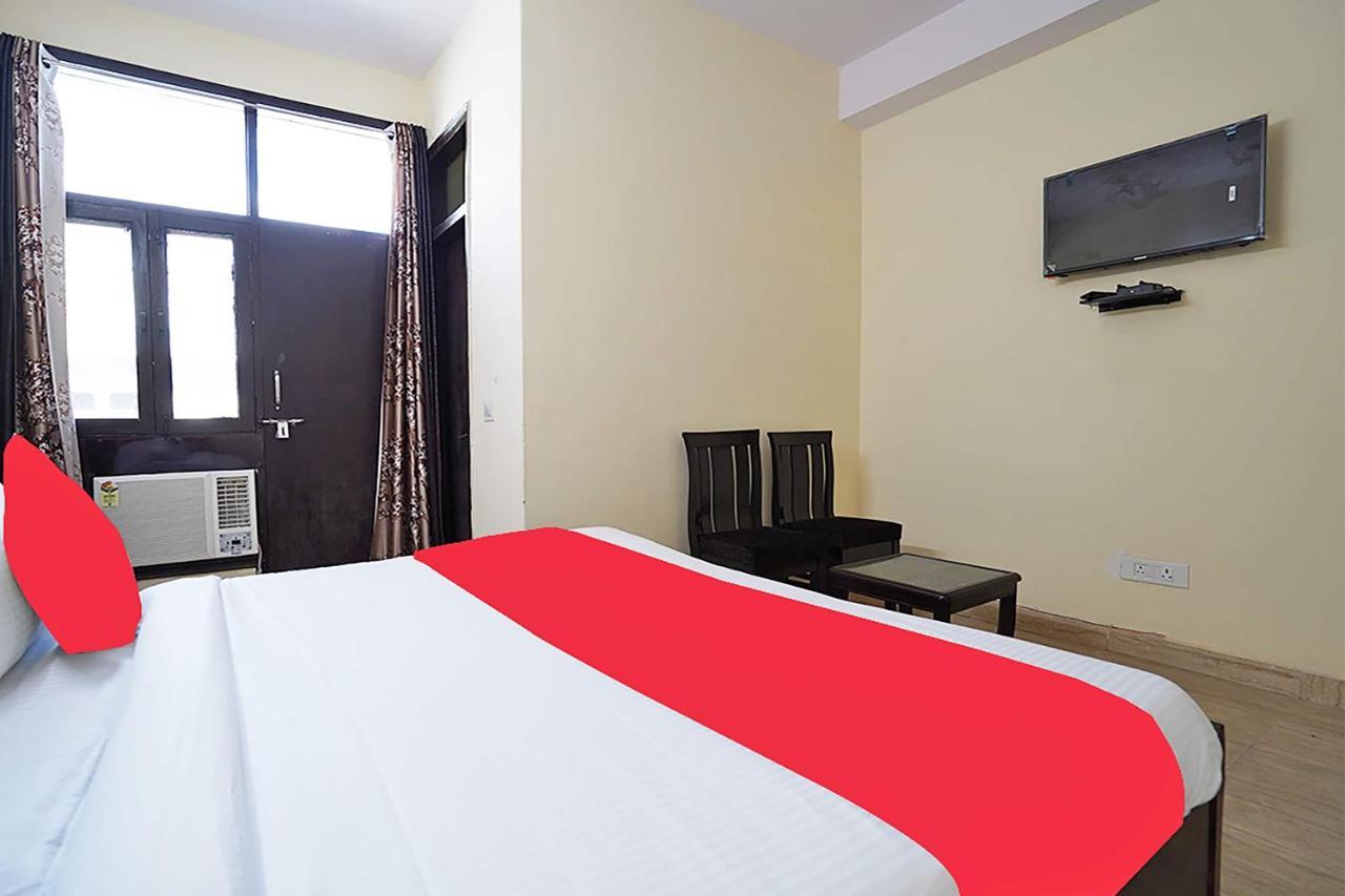 Oyo 46744 Hotel Yash Nueva Delhi Exterior foto