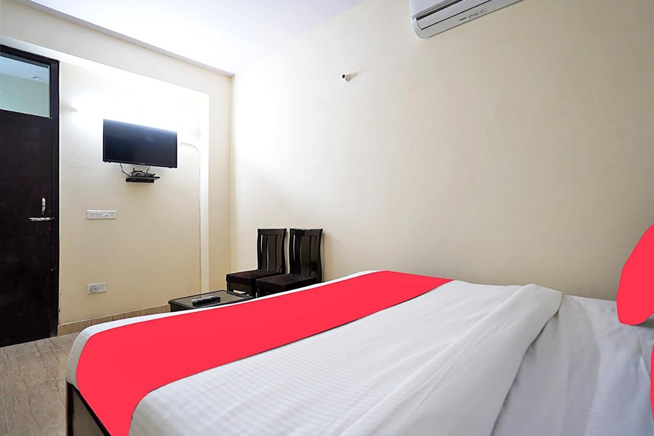 Oyo 46744 Hotel Yash Nueva Delhi Exterior foto